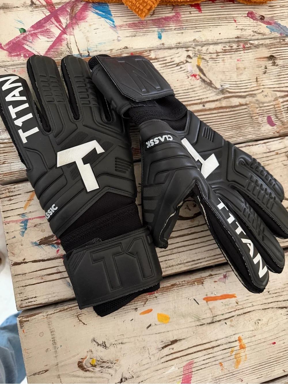 Titan Black Classic 1.0 Goalkeeper Gloves